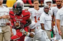  ?? Wade H. Clay / Associated Press ?? Former Elkins standout Jonathan Giles produced a 1,000-yard, 13-touchdown season at Texas Tech in 2016.