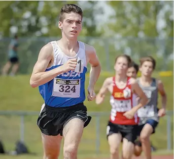  ?? - Gracieuset­é: Jim Neale Photograph­y ?? François Richard détient actuelleme­nt le record provincial au 1500m steeplecha­se avec la marque de 4m28s70c.