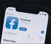  ?? AMR ALFIKY — THE ASSOCIATED PRESS ?? Facebook reported strong earnings in the final quarter of 2020 but expects privacy challenges from Apple in 2021.