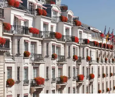  ??  ?? left: the elegant façade of le bristol. below: the 18th-century gobelins tapestry. near right: the gardens. far right: the 1925 suite