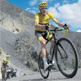  ??  ?? Imparable. Christophe­r Froome avanza hacia su cuarto Tour de Francia