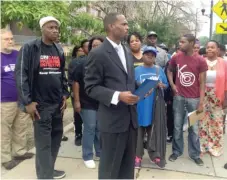  ?? | SUN- TIMES FILES ?? Jawanza Malone ( center) is among those pushing for a community benefits agreement with the Obama Presidenti­al Center.