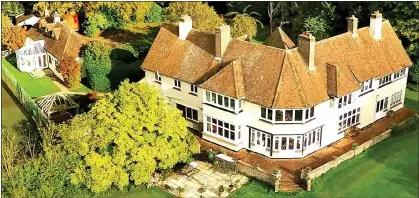  ??  ?? HOME TRUTH: The grand Buckingham­shire property owned by George Pendle that le Carré would pass in the 1960s