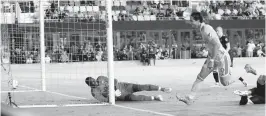  ?? ANDREW ULOZA FOR THE MIAMI HERALD ?? Inter Miami forward Leo Campana scores in the first half against D.C. United on Saturday night. The match was delayed for 75 minutes by a lightning storm.