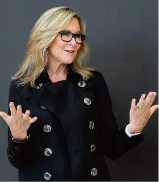  ?? KEYSTONE ?? Angela Ahrendts, ex responsabi­le mondiale degli store targati Apple