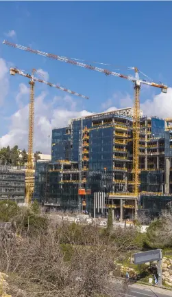  ?? (Yossi Aloni/Flash90) ?? NEW BUILDINGS go up in Jerusalem.