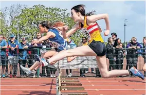  ?? ?? Raising the bar
Law and District’s under-13 star Lily McManus in action