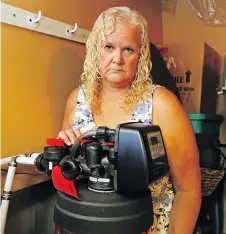  ?? JEAN LEVAC ?? Ontario Safety Standards not only sold Carole Baas a water softener she didn’t need, they also put a lien on her home to secure the 10-year contract worth $8,000.