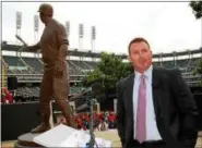  ?? AARON JOSEFCZYK — ASSOCIATED PRESS ?? Jim Thome speaks to fans after having a statue dedicated to him at Progressiv­e Field.