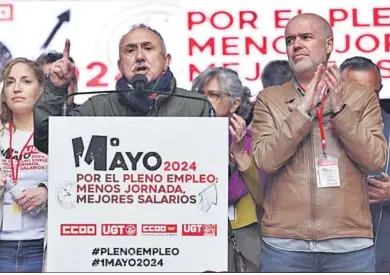  ?? MARISCAL / EFE ?? Pepe Álvarez, secretario general de UGT, interviene en el acto de Madrid, junto a Unai Sordo, su homólogo en CCOO.