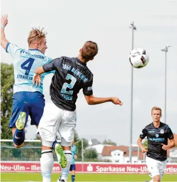  ?? Archivfoto: Alexander Kaya ?? Vergangene­s Jahr spielte der FV Illertisse­n noch gegen den TSV 1860 München II, wie unser Bild zeigt. In dieser Saison trifft der FVI auf die erste Mannschaft des Kultverein­s.