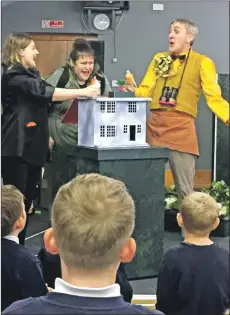  ??  ?? The primary pupils engaged with the mime performanc­e.