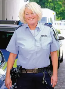  ?? RP-FOTO: OLAF STASCHIK ?? Birgit Nöcker (50) hat sich freiwillig zum Einsatz beim G20-Gipfel in Hamburg gemeldet.