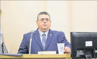  ?? TARA BRADBURY/THE TELEGRAM ?? Shawn Deeley prepares to resume his testimony after a break in the murder trial of Brandon Phillips, 29, in Newfoundla­nd and Labrador Supreme Court in St. John’s Tuesday.