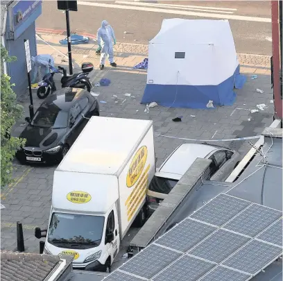  ??  ?? > Forensic officers at the scene near Finsbury Paerk mosque in June last year