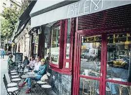  ?? LLIBERT TEIXIDÓ ?? Betlem Miscel·lània Gastronòmi­ca
Girona, 70. Ferrer transformó el antiguo colmado que regentaron los tíos, en un edificio de 1892 al que también pertenece el Bicnic, en un exitoso local de platillos