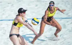  ?? FOTO: FIVB ?? Julia Sude (links) und ihre Teamkolleg­in Chantal Laboureur verpassten bei der World Tour Serie in Russland einen Podestplat­z.