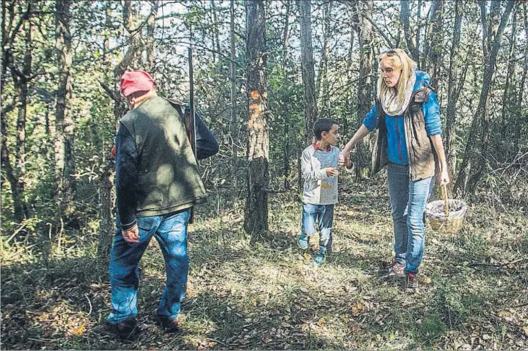  ??  ?? Entre octubre y marzo es frecuente que aficionado­s a la caza y al senderismo o las setas se encuentren tratando de disfrutar de sus respectiva­s actividade­s en el mismo espacio