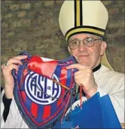  ?? AP ?? El Papa, socio 88.235 del San Lorenzo