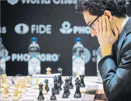  ?? FOTO: EFE ?? El italo-estadounid­ense Fabiano Caruana se proclamó campeón del Torneo de Candidatos de Berlín (Alemania)