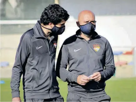  ??  ?? Nacho Castro, durante uno de los entrenamie­ntos del Andorra FC