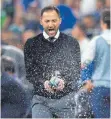  ?? FOTO: IMAGO ?? Unter Druck: Schalkes Coach Domenico Tedesco.