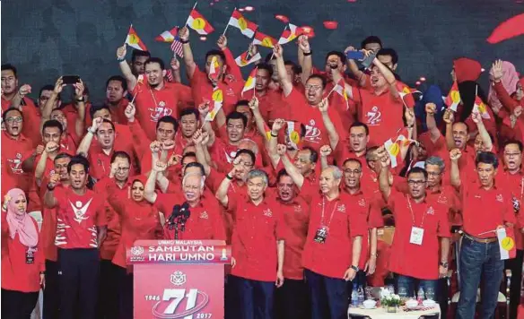  ??  ?? Umno president Datuk Seri Najib Razak with Supreme Council members and other leaders at the 71st Umno anniversar­y celebratio­n at Bukit Jalil National Stadium on Thursday.