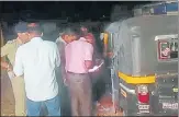  ?? HT ?? On Saturday, an autoricksh­aw caught fire in Mangaluru city due to which the driver and a passenger sustained burn injuries.