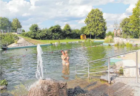  ?? FOTO: PEGGY MEYER ?? Das Naturbad Thalheim ist vor allem auch für Familien ein idealer Freizeitor­t.