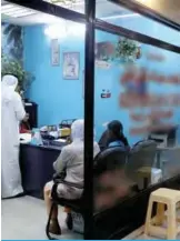  ?? —Photo by Yasser Al-Zayyat ?? KUWAIT: This archive photo shows domestic helpers sitting inside a recruitmen­t office in Kuwait.