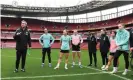  ?? Arsenal FC/Getty Images ?? Jonas Eidevall talks to his Arsenal squad during training. Photograph: David Price/