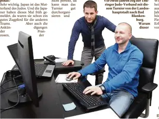  ??  ?? Thomas Sens (links) mit TJV-Geschäftsf­ührer Tony Stegmann bei der Turniervor­bereitung in der Erfurter Geschäftss­telle. Foto: Peter Scholz