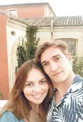  ??  ?? Актер и модель Матвей Лыков, сын Александра, женат на красавице Джессике, фешн-дизайнере испанского происхожде­ния. Недавно у Матвея и Джессики родилась дочь.