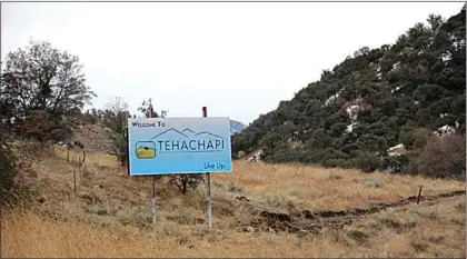 ?? CARA JACKSON / TEHACHAPI NEWS ?? Motorists may view the two new signs on the east and westbound sides of Highway 58 coming either from Bakersfiel­d or Mojave. The new signs say, “Welcome to Tehachapi, California. Live Up.”
