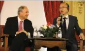  ?? AMY HE / CHINA DAILY ?? Stephen Schwarzman (left), chairman and CEO of the Blackstone Group, in conversati­on with Guo Guangchang, chairman of Fosun Internatio­nal, about his business career and his take on China-US trade ties in New York last week.