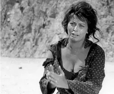  ??  ?? Vita vissuta Sophia Loren nel film
«La ciociara» (1960), diretto da Vittorio De Sica e tratto dall’omonimo romanzo di Alberto Moravia. Nel libro lo scrittore romano si mette nei panni di una donna per raccontars­i. Anche in altri romanzi come «La...