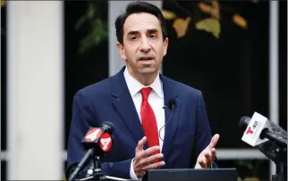  ?? RANDY VAZQUEZ — STAFF ARCHIVES ?? Santa Clara County District Attorney Jeff Rosen, shown in November 2020, vowed to implement “Bend the Arc” prosecutor­ial reforms, but some public defenders say Rosen's office isn't following through with the pledge.