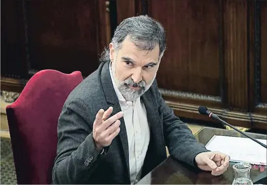  ?? EFE ?? Jordi Cuixart en el curso de su declaració­n ante el tribunal que le juzga