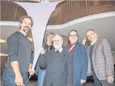  ?? RP-FOTO: REICHWEIN ?? Jens J. Meyer , Ralf Kaupenjoha­nn , Pfarrer Bernhard Lücking , Markus Zaja und Kirchenmus­iker Andreas Pieper stellten die Kunstaktio­n vor.