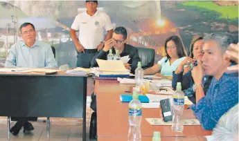  ?? FOTO: JUAN FLORES ?? En el zipizape verbal, Gamero acusó al edil de haber sido elegido por una mafia de su partido.