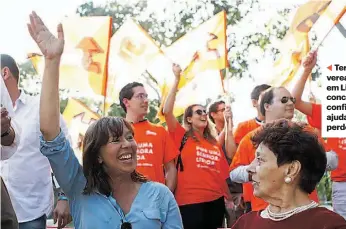  ??  ?? Teresa Leal Coelho, vereadora do PSD em Lisboa, viu a concelhia retirar-lhe confiança por ter ajudado o PS a não perder uma votação.