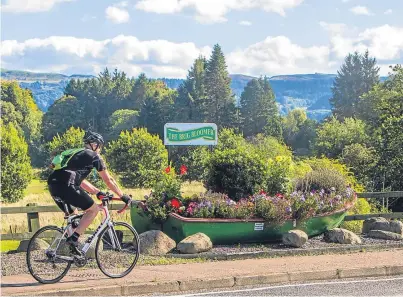  ?? Picture: Steve MacDougall. ?? Making a difference: the Brig Bloomer at the entrance to Bridge of Earn.