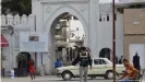  ??  ?? Eingang der Altstadt (Medina) von Tanger. Hier wird viel neu gemacht und renoviert