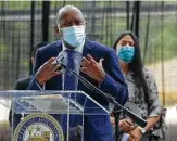  ?? Godofredo A. Vásquez / Staff photograph­er ?? Mayor Sylvester Turner speaks against the voting bills being considered by the Legislatur­e.