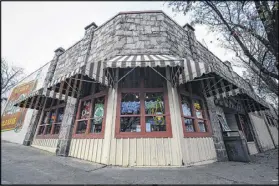  ?? CONTRIBUTE­D BY BECKY STEIN ?? Manuel’s Tavern before it closed for renovation­s at the end of 2015.