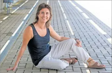  ?? ?? Marta Frías Acedo posa para AS en la Ciudad del Fútbol de Las Rozas, sede del Comité Técnico de Árbitros.