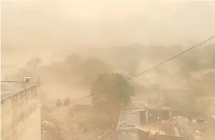  ??  ?? More than 100 dead, with India in the grip of severe dust storms.