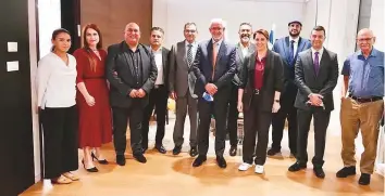  ?? WAM ?? ■ Mariam Hareb Al Muhair (fourth from right) and the UAE delegation with Israeili officials in Tel Aviv.