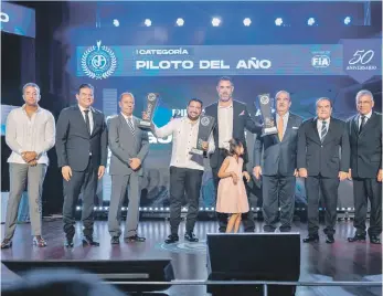  ?? ?? José Aybar, Adriano Abreu, Garibaldi Bautista, Tomás Urbáez, Giuseppe Rivas, Cristóbal Marte, Dante Pescetto y Luis Burgos en la Gala de Premiación de la FDA.