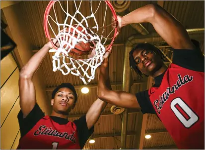  ?? ANJALI SHARIF-PAUL — STAFF PHOTOGRAPH­ER ?? Etiwanda seniors Carrington Pierce, left, and Amare Campbell, friends since they were little, have led the Eagles to an 18-3record.
